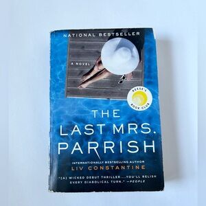 The Last Mrs. Parrish: A Reese’s Book Club Pick 💙